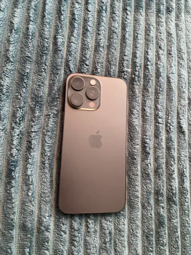 A venda iPhone 15 Pro Max 256Gigas Bateria 95% nota fiscal carregador capas na Garantia