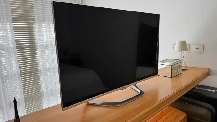 TV Smart LG 47 Polegadas 47LA7400 Com Defeito Na Tela Para Peças / Conserto
