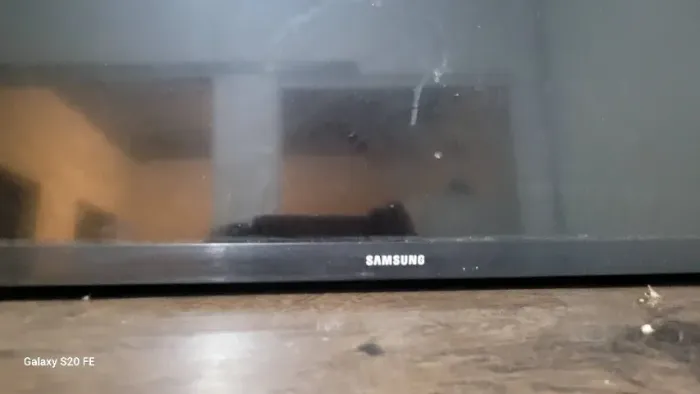 Vendo tv com defeito