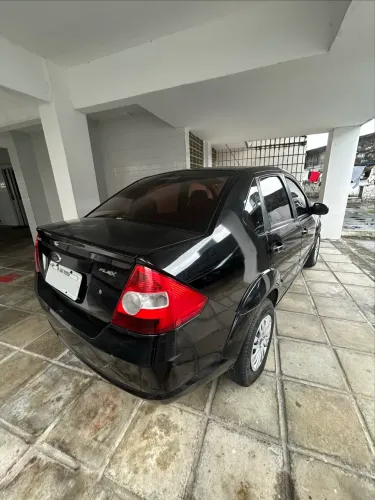 Ford Fiesta Sedan 1.0 8V Flex 4P 2010