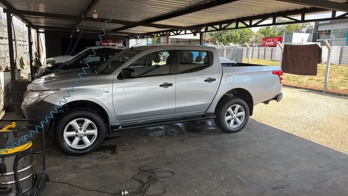 Mitsubishi L200 Triton Sport GLX 2.4 CD Diesel Mec. 2019