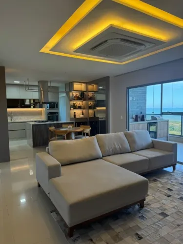 4 Quartos com 4 suites, com vista para o mar