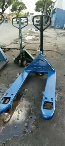 Paleteira larga semi nova valor 1300