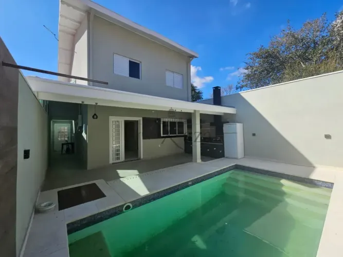 Imóvel para aluguel possui 190 metros quadrados com 3 quartos