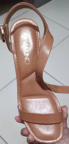 Sandália salto alto plataforma cor nude Tam 36