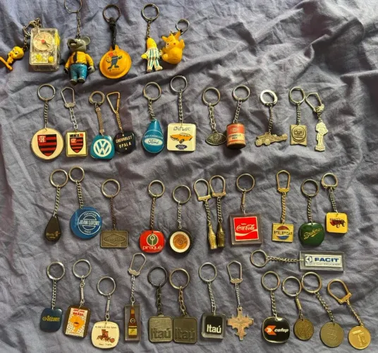 Lote chaveiros antigos a partir de R$10,00