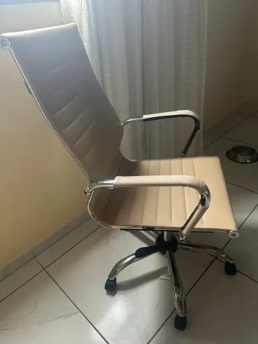 Vendo cadeira de escritório