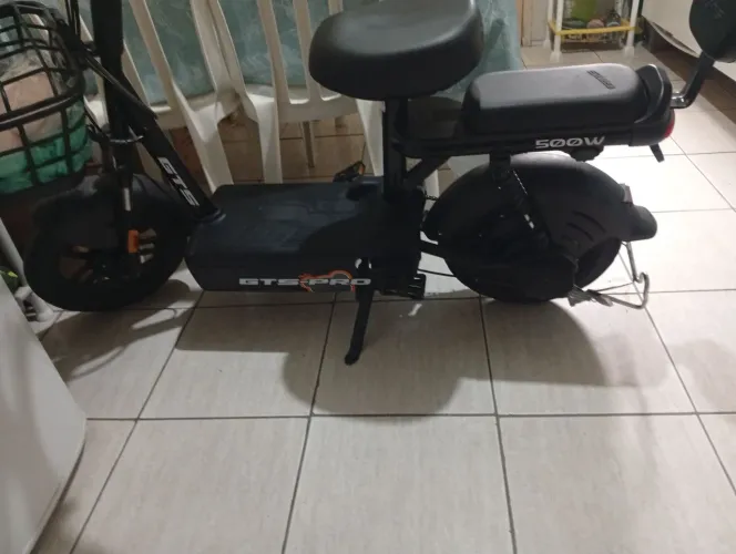 Vende se semi nova