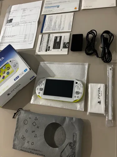 (Raro) PlayStation vita slim Lime Green/white cheio de jogos