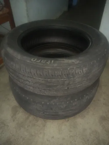 Pneus semi novos