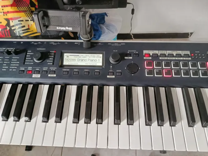 Teclado Korg kross2