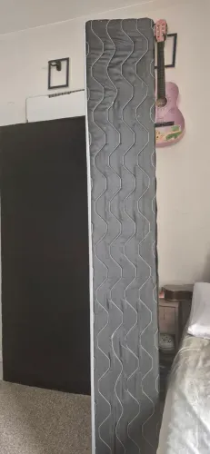 Vende-se 2 bases cama box solteiro