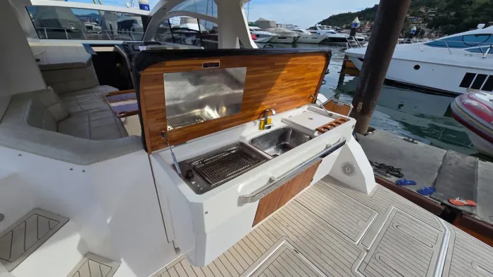 Lancha Coral 41HT - Novíssima !