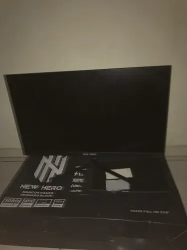 Vendo monitor gamer bom e novo