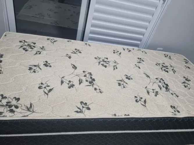 Cama solteiro box c/colchão