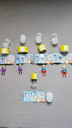Bonecos Colecionáveis do Kinder Ovo DC Playmobil Liga da Justiça