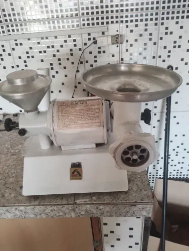 Moedor de carne e grão 