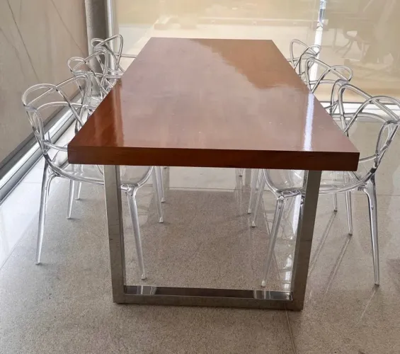 Mesa com cadeiras
