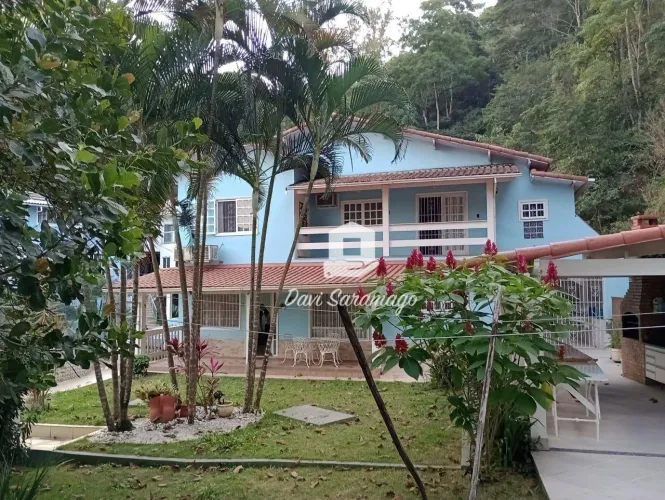 Casa com 3 dormitórios à venda, 235 m² por R$ 725.000,00 - Maria Paula - São Gonçalo/RJ