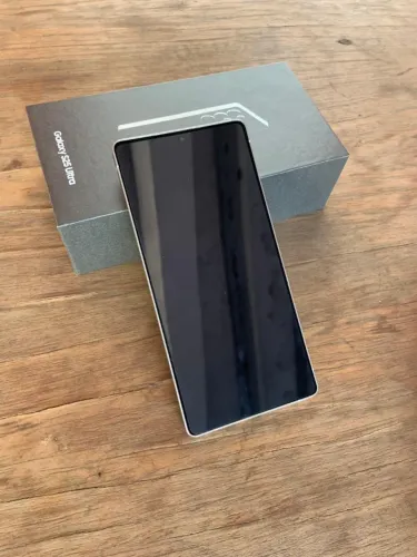 Samsung S25 Ultra - 4 meses uso. C/ nota fiscal 