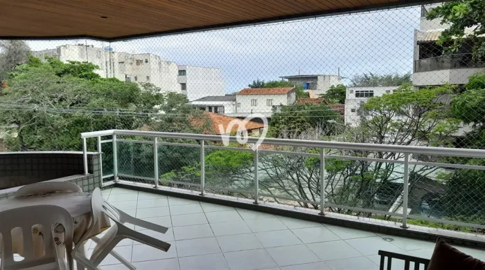 Apartamento de 2 quarto, suíte, 2 vagas e varanda no Recreio dos Bandeirantes
