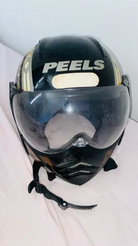 Capacete peels