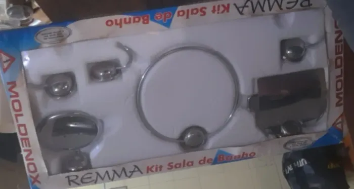 Conjunto de metais para banheiros