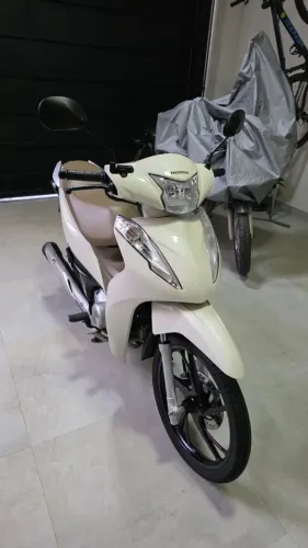 HONDA BIZ 125 2024 BRANCO PEROLIZADO 