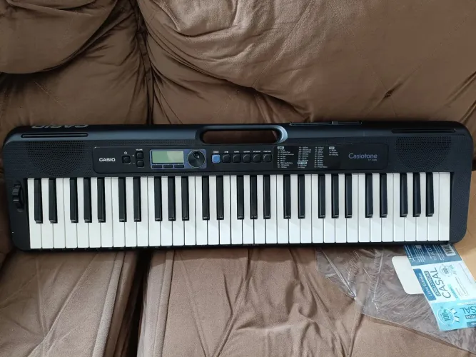 Teclado musical CASIO CTS300