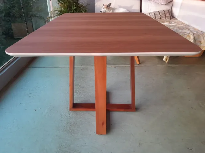 Mesa de jantar para 4 lugares (Posso Entregar)