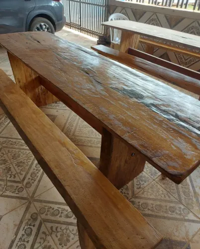 mesa de madeira rústica pranchão