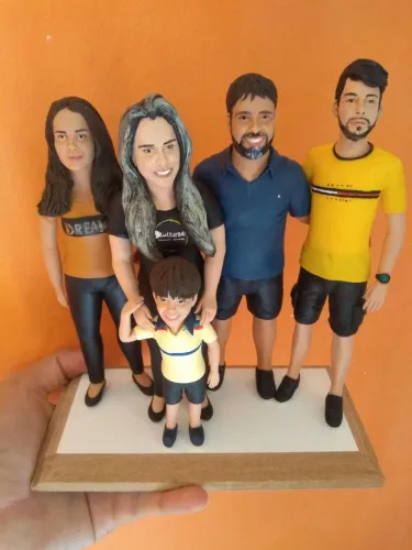 Caricaturas humanizadas personalizáveis