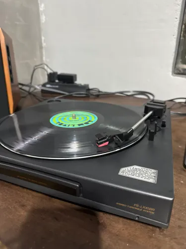 Toca discos SONY PS-LX45BR