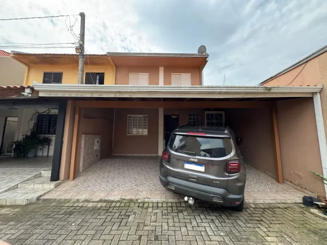 Sobrado para Venda em Curitiba, Portão, 2 dormitórios, 2 banheiros, 3 vagas