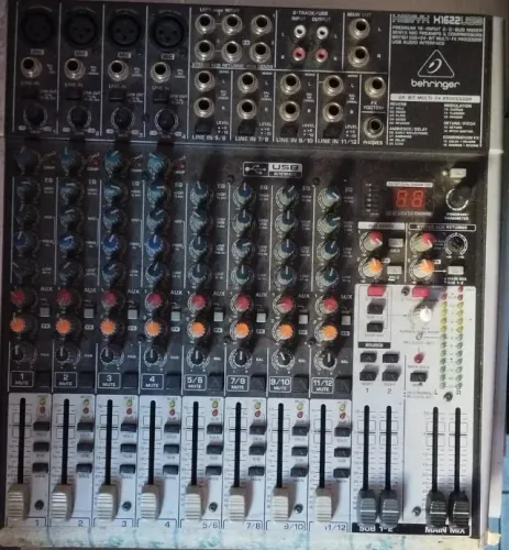 Mesa de Som Behringer X1622USB Xenyx
