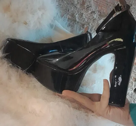 Salto plataforma modelo meia pata da marca Vizzano, 37