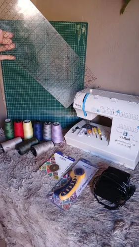 Máquina de Costura COMPLETA