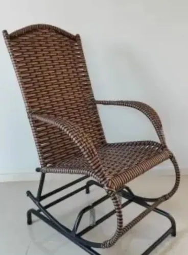 Vendo cadeira de balanço  uma 160,00 e duas por 300,00