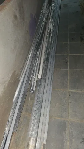 Vendo Perfilado 38x38 6m, barra roscavel, gancho.