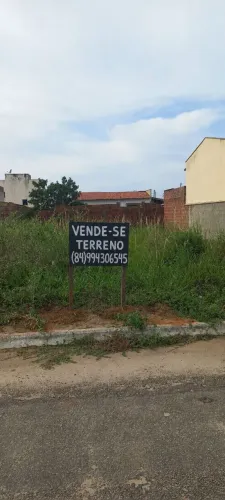Vende-se terreno no bosque das colinas
