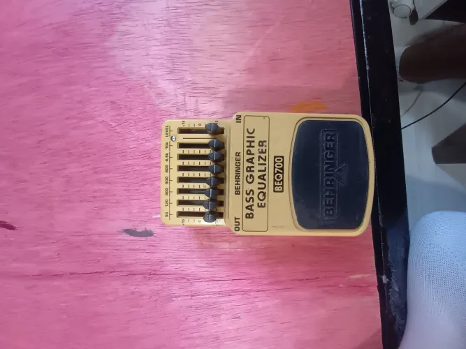 Pedal Equalizador Behringer
