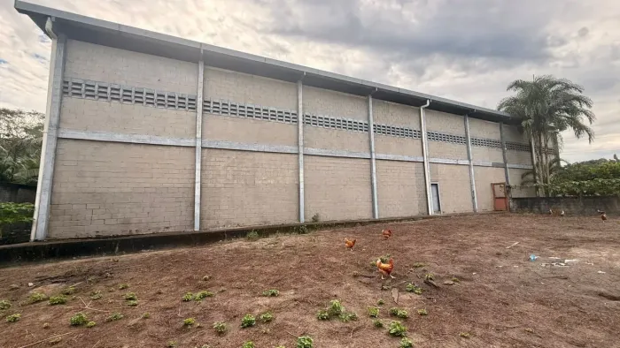 ALUGA-SE GALPÃO COMERCIAL 920 m² BRASILEIRINHO MANAUS/AM