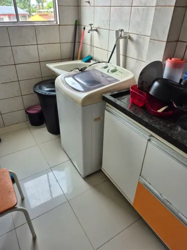 Aluga-se apartamento com mobília 