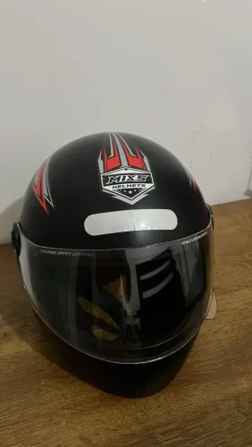 Capacete Moto Preto com Vermelho Tamanho 58 - Pouco Usado