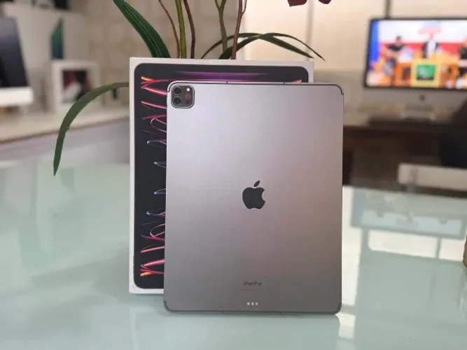 iPad Pro 12.9 M2 1TERA de armazenamento! - Semi-novo - Maravilhoso - Pronto pro trabalho!