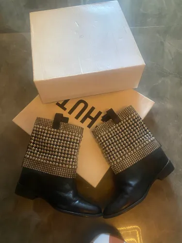 Linda bora SCHUTS da Mayara DVD as patroas número 36 novinha 