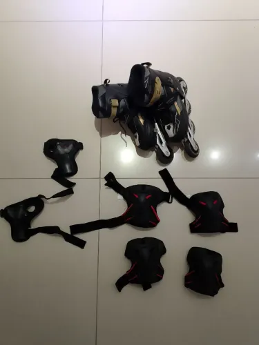 Kit Patins infantil + kit de proteção 6 peças (usado)