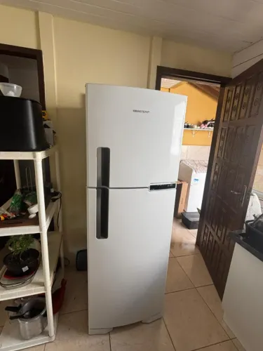 Geladeira Brastemp Frost Free 375L Branca - Muito Conservada
