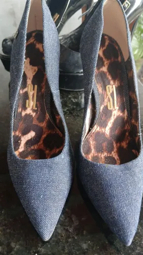 Vendo lindos pares de sapatos santa lola , pouco usados