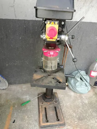 Vendo furadeira